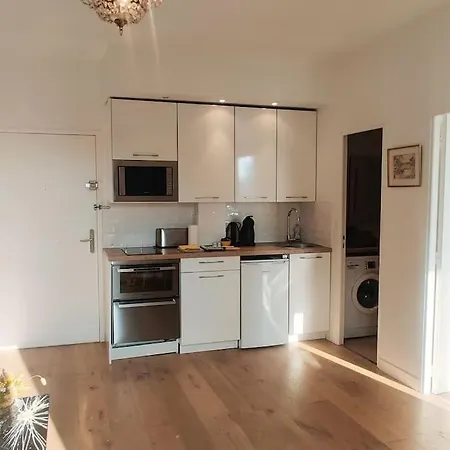 Floor Nest, Balcony Close To Sea And Old-town Daire *